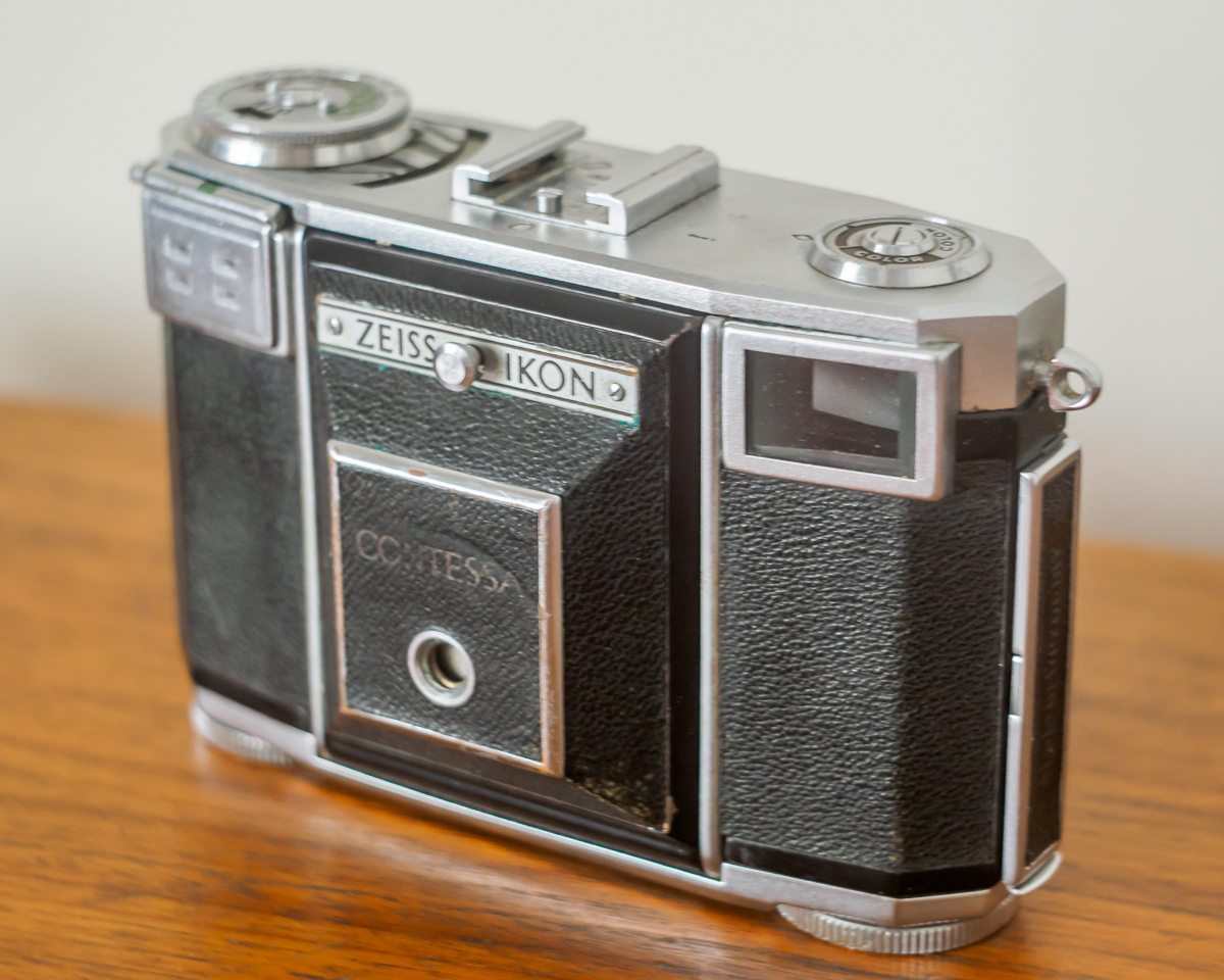 Disneyland with the Zeiss Ikon&nbsp;Contessa